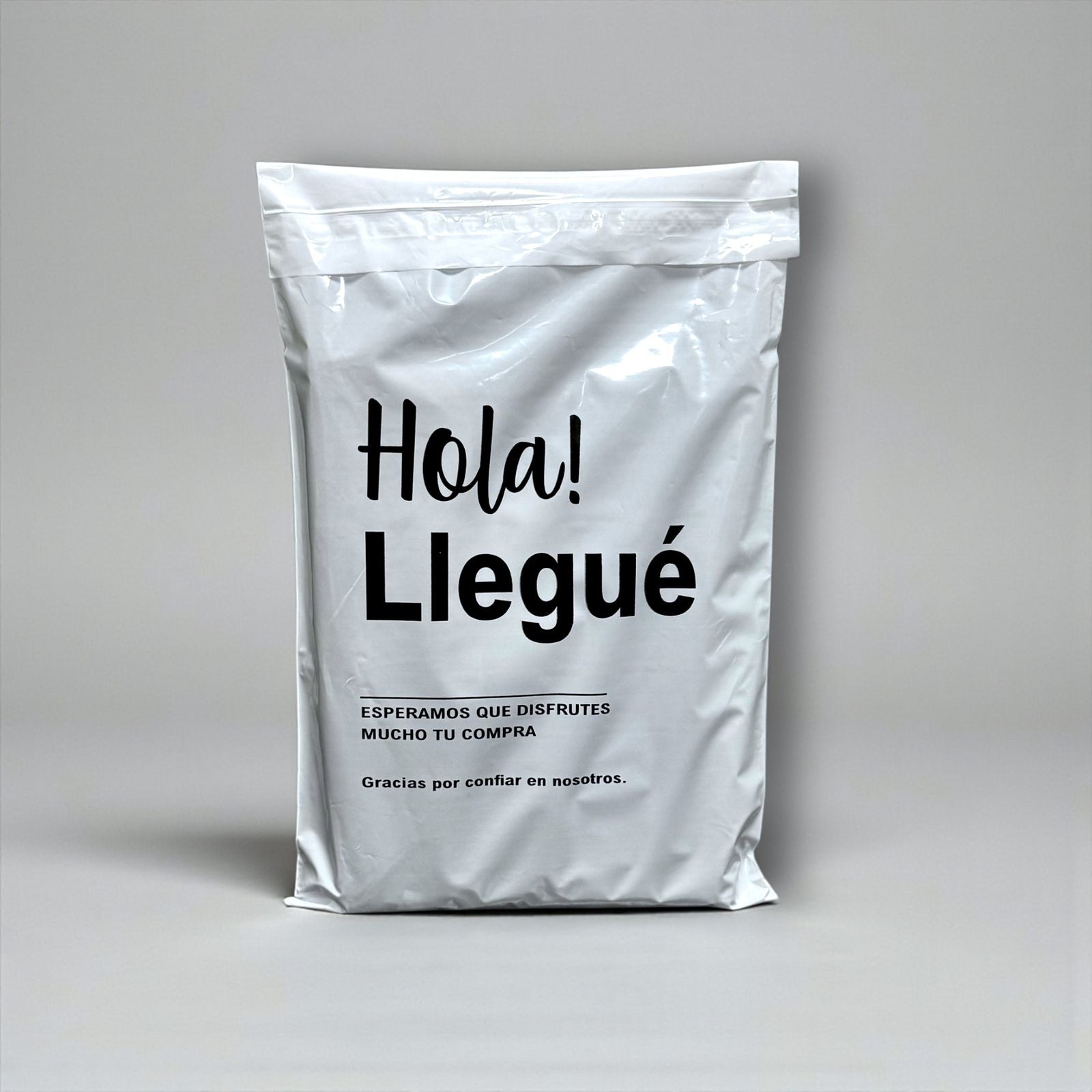 E-commerce hola llegue Blanco con letras negras